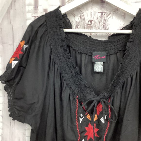 Torrid Black Prairie Style Top 3 - Picture 2 of 8